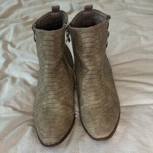 Catherine Malandrino Tan Ankle Booties with Western Silhouette